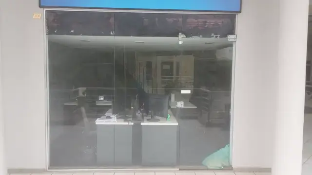 Fachada Nova & Nova com o vidro antes da aplicação