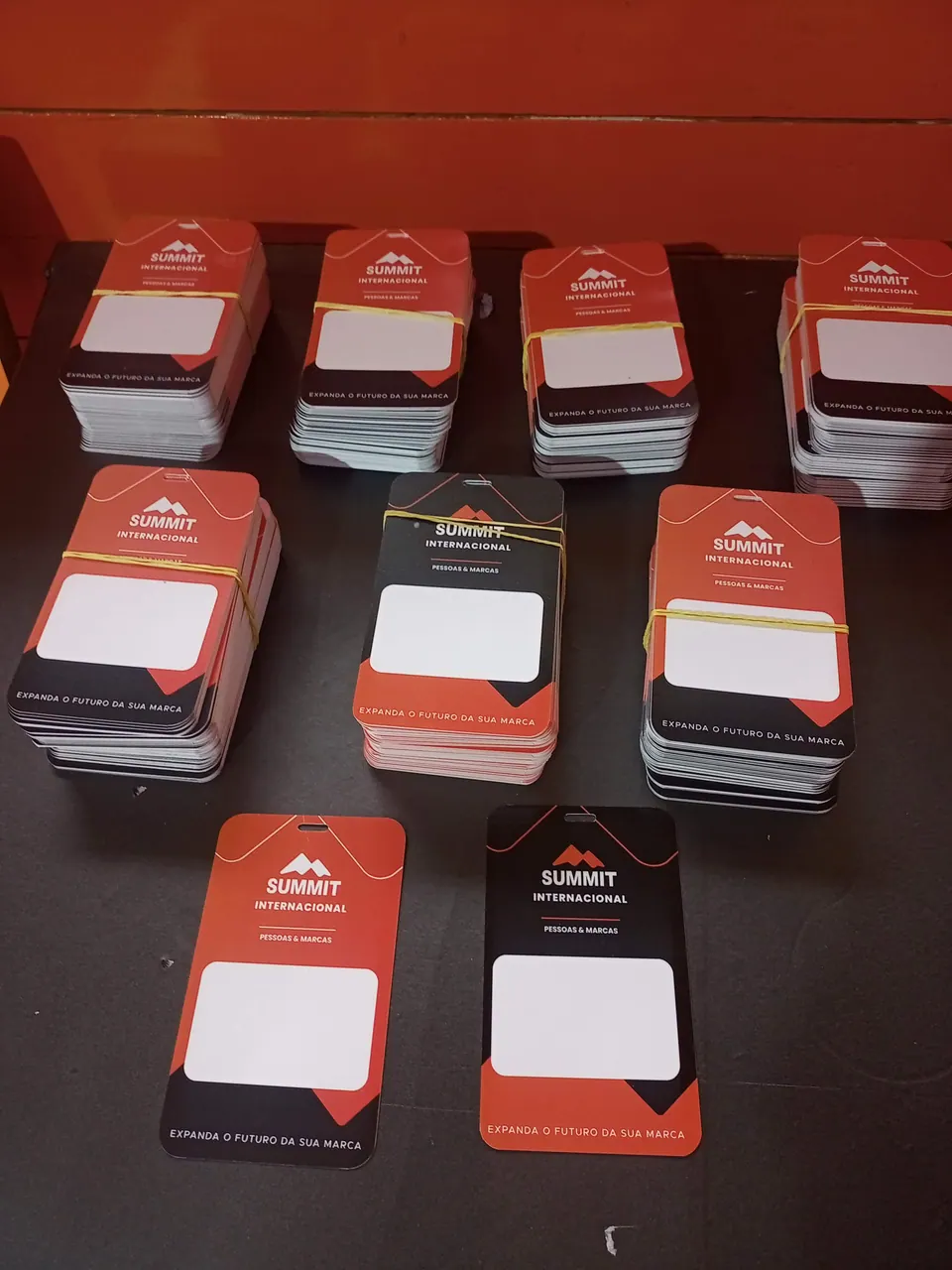 Crachás impressos para evento internacional