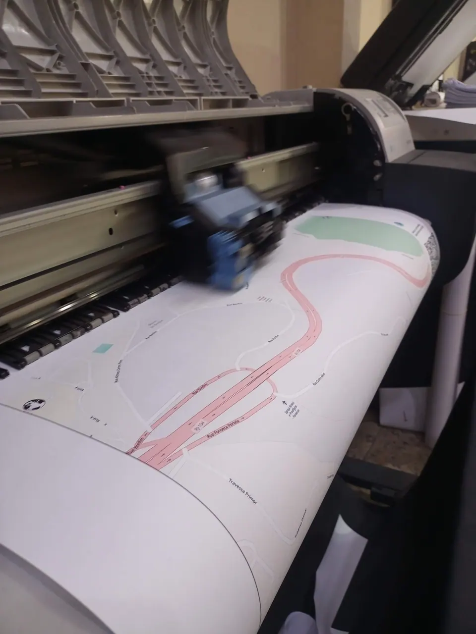 Plotagem de projetos e mapas em grande formato